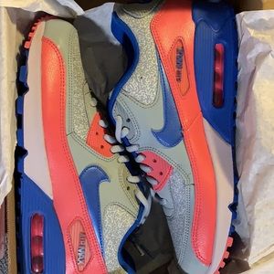 Women’s Nike Air Max 90